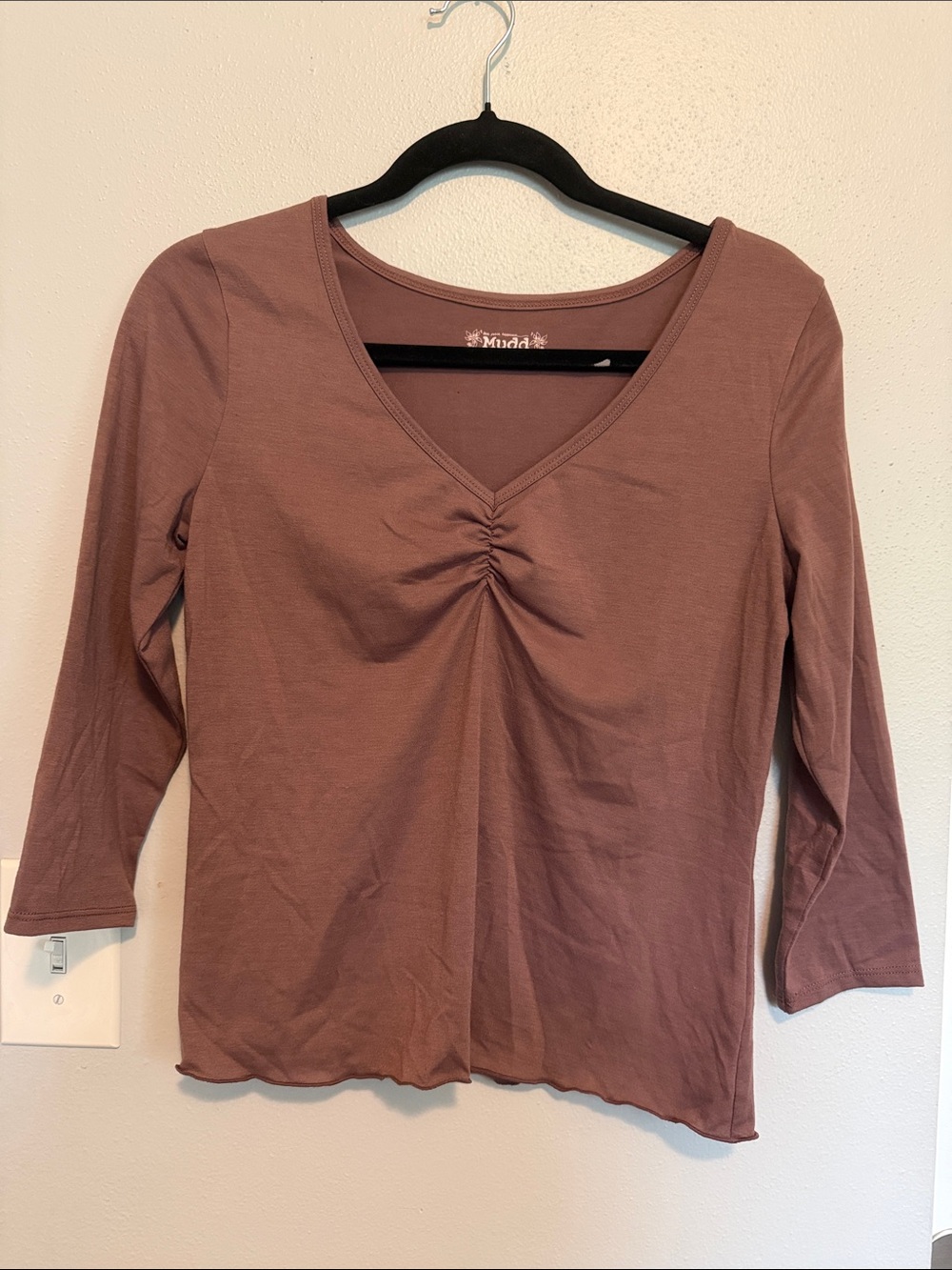 Mudd Mauve Long-Sleeve V-Neck Ruched Front Top